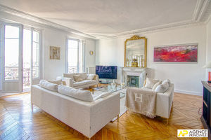 Le Chesnay limite Versailles Rive-Droite Appartement 7 pièces 271 m² carrez situé au 3ème étage