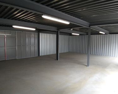 Ramonville : Location grand box de stockage et entrepôt intérieur sécurisés 40 m2