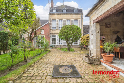 Maison 9 pièces 353 m²