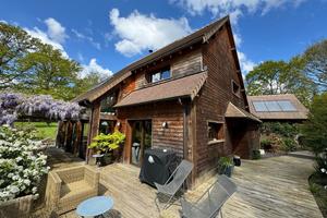 Perche. Très belle maison d'architecte sur magnifique terrain arboré