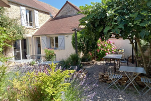 Charmante maison ancienne à la Celle les Bordes