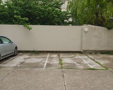 Parking - Garage Location Nîmes   100€