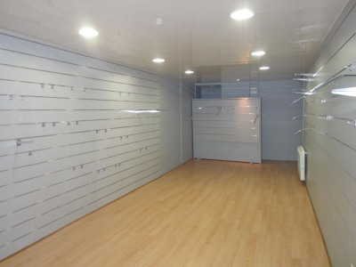 Local commercial 1 pièce 69 m²