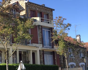 Quartier du Louvre, maison en meuliere de type F6