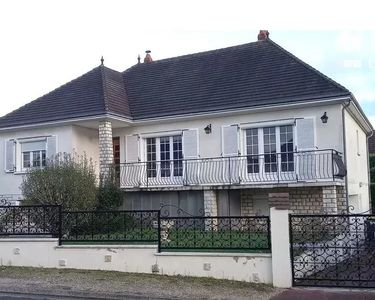 Maison 8 pièces 229 m² 