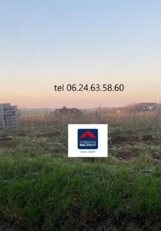 Terrain 700 m² 