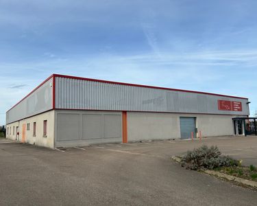 Local commercial de 700 m2 à Barberey-Saint-Sulpice