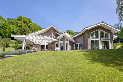 Le Lyaud - Maison en ossature bois de 388 m² - Piscine intérieure - Terrain de 2 020 m² - 3 