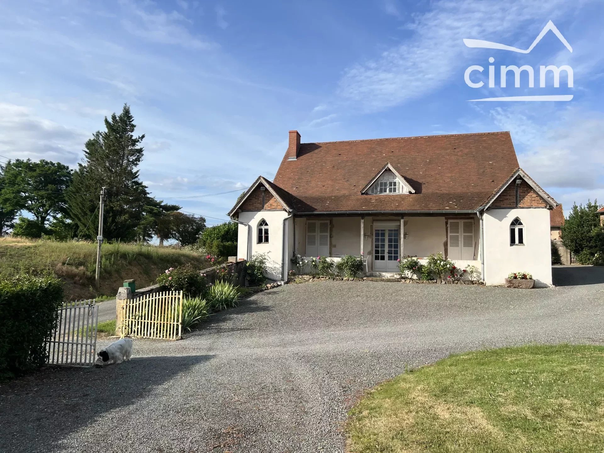 MAISON DE CHARME,  5 HA 500 de prairies 