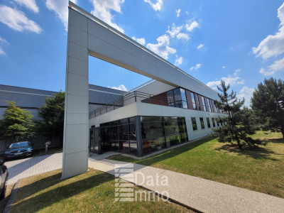 Local commercial 3268 m²