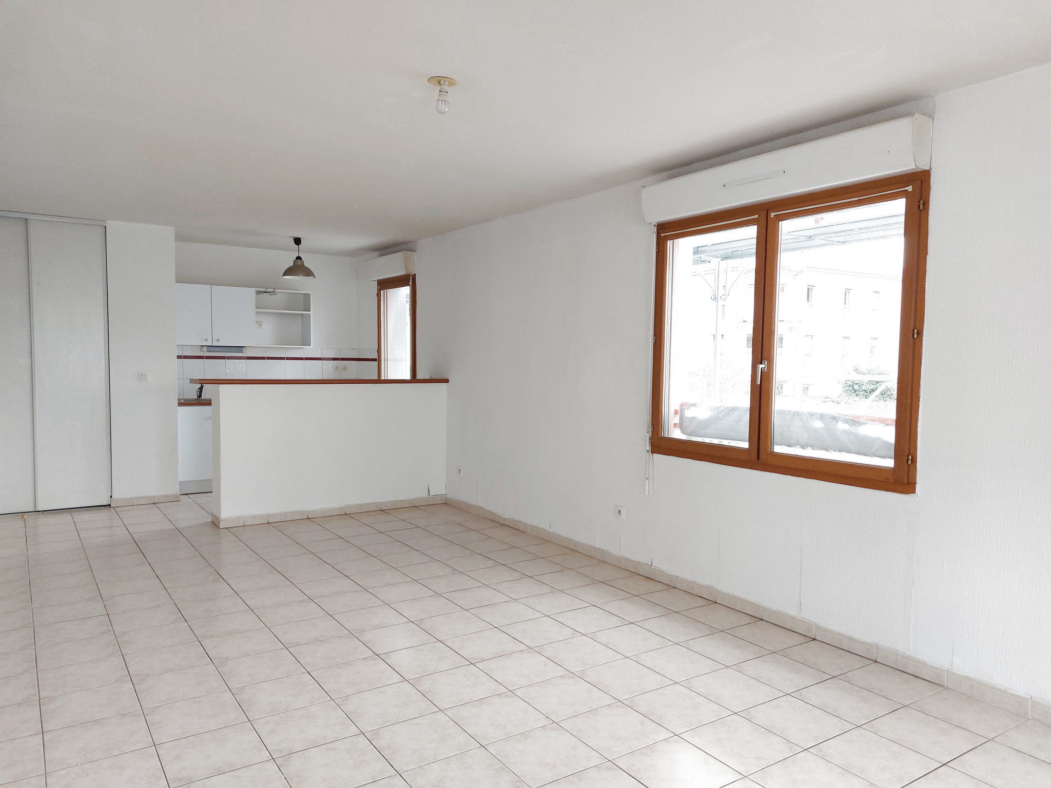 Lunel à vendre  appartement de type 3 avec terrasse et garag 