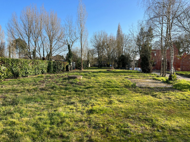 Terrain constructible 1014 m²