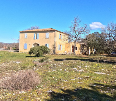 BASTIDE EN CAMPAGNE DE BONNIEUX