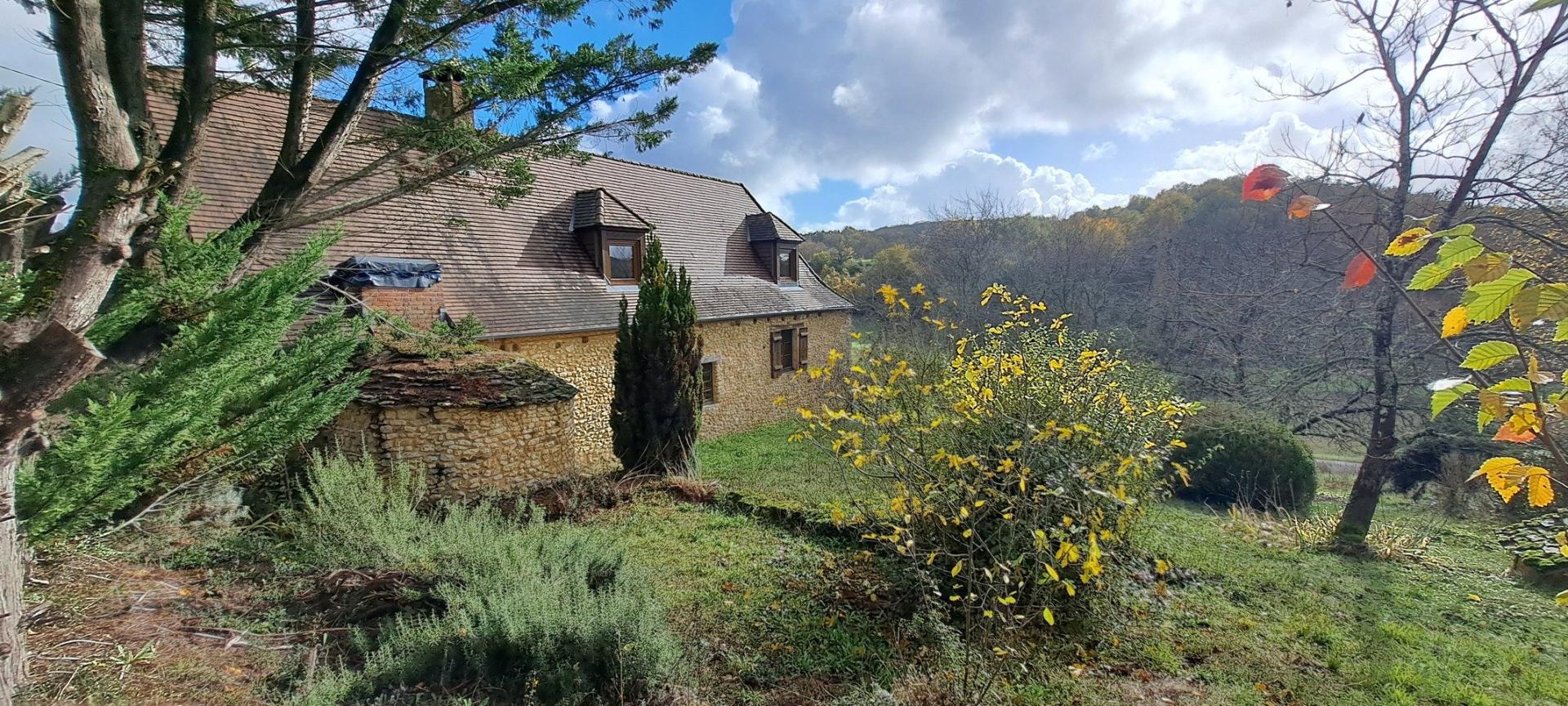 PERIGOURDINE DE 135 m2, GRANGE, DEPENDANCE, CAVE