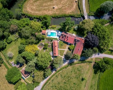 Corps de Ferme avec piscine possibilité gîtes - réception