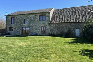 CREUSE - Superbe maison familiale avec 2 gîtes, 2 granges et un