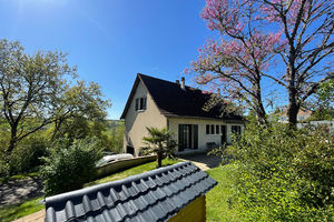 Maison de bourg avec un terrain de 1860m²