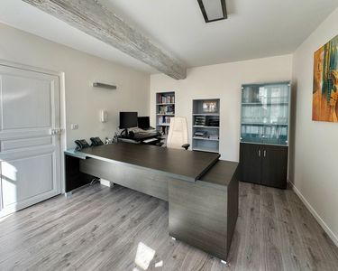 Bureau 4 Pièces de 80 m² à Vendre à Semur-en-Auxois