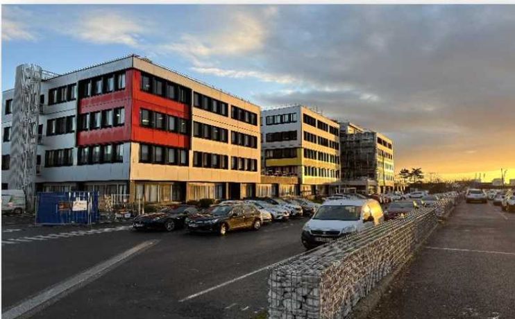 Immobilier professionnel Location Le Havre  1636m² 22767€