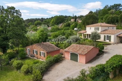 Belle propriété à Salernes avec 2 habitations sur un terrain arboré de 5424 m² 