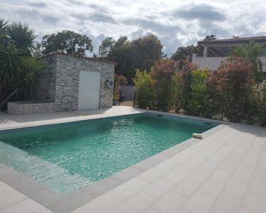 Villa T7 avec belle piscine 