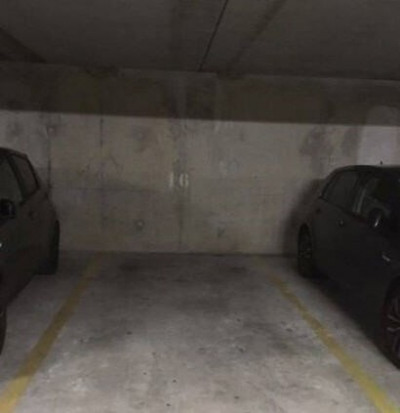 Parking/box 10 m²