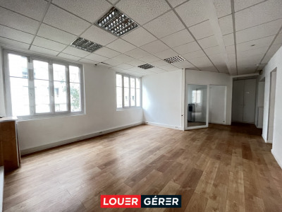 Immobilier professionnel Location Levallois-Perret  140m² 3920€