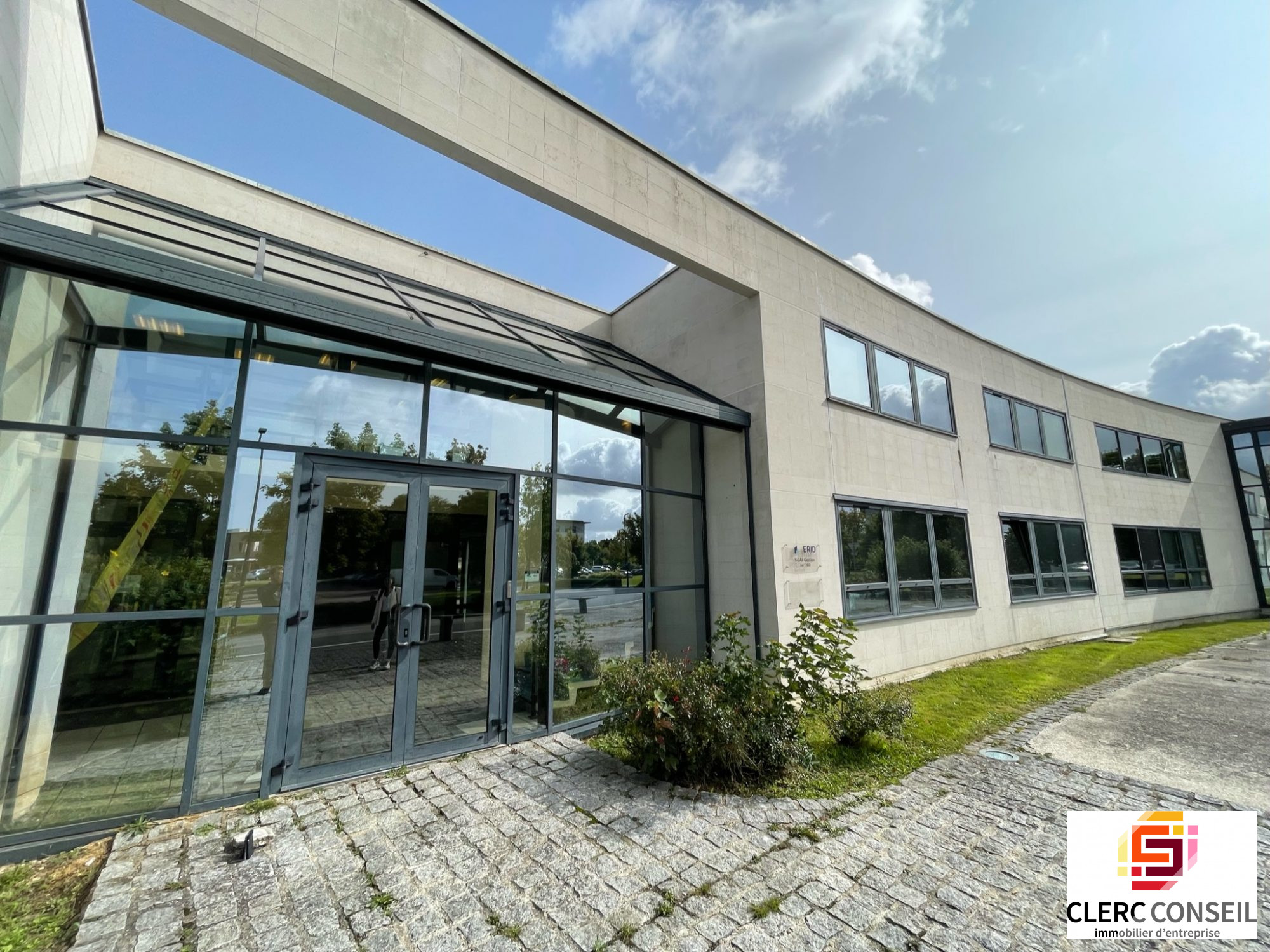 Local commercial 125 m²