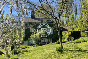 ENVIRONNEMENT EXCEPTIONNEL POUR CETTE ANCIENNE ANNEXE DU CHATEAU