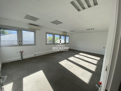 Bureaux 60 m² 