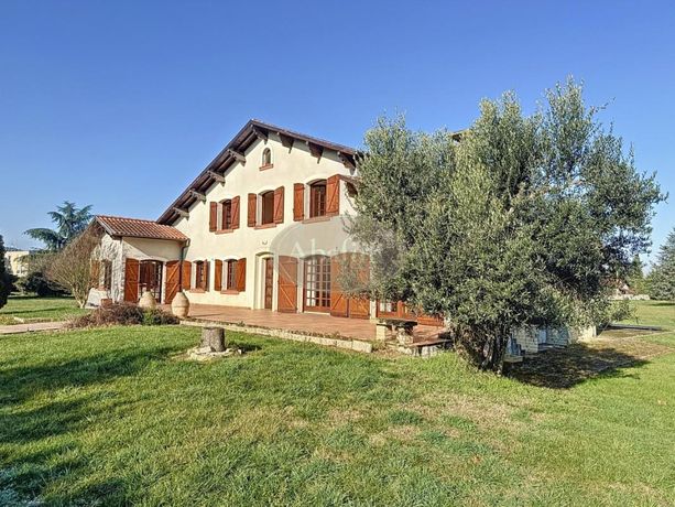 Villa 10 pièces 281 m²