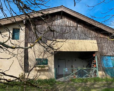 Ancien corps de ferme à renover