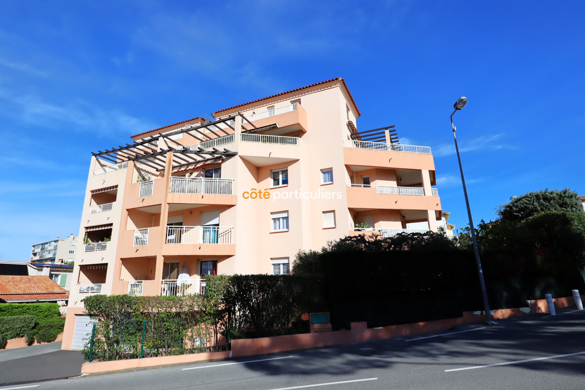 Appartement 2 Pièces 50m² avec terrasse, cave et garage