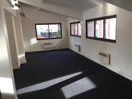 Bureaux 65 m² 