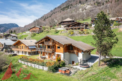 Sublime chalet de six chambres au coeur de MONTRIOND