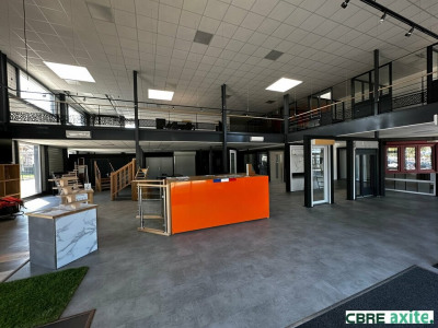 Local commercial 1054 m² 