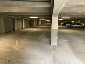 Place de parking souterrain sécurisée
