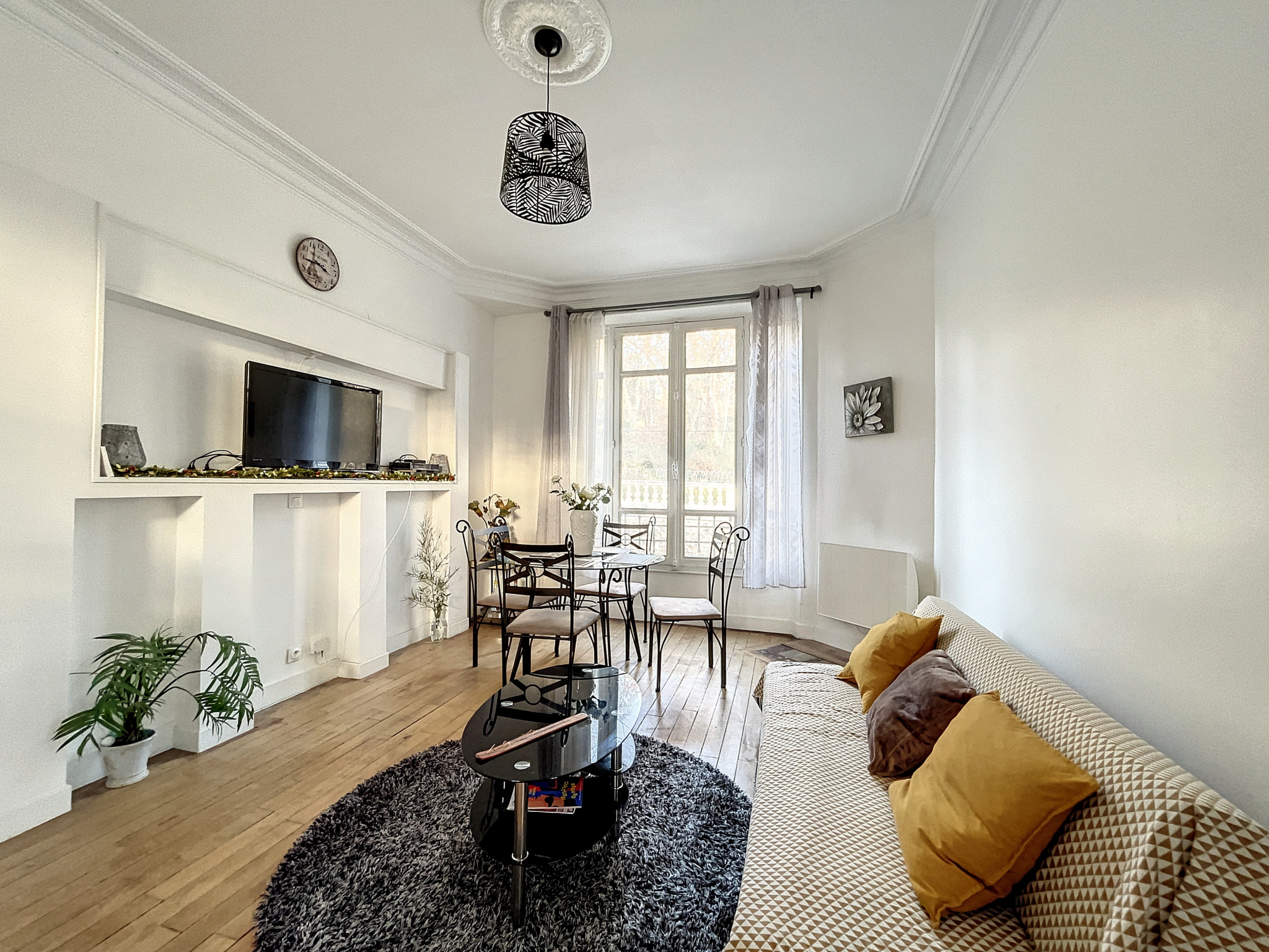 Appartement de 4 Pièces avec 3 Chambres et Terrasse de 100m2