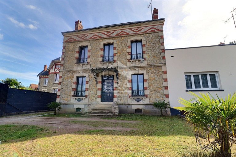 Maison 8 pièces 225 m²