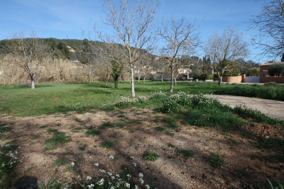 Terrain 1088 m²