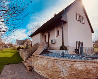 🌳 Bienvenue dans votre Oasis de Tranquillité au Coeur du Village Maison Charmante avec Vaste Ter