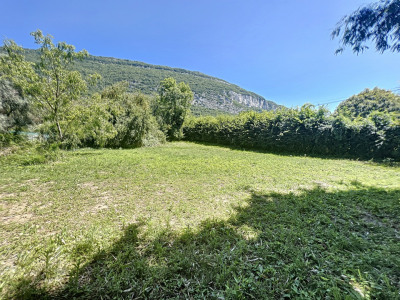 Terrain 1706 m²