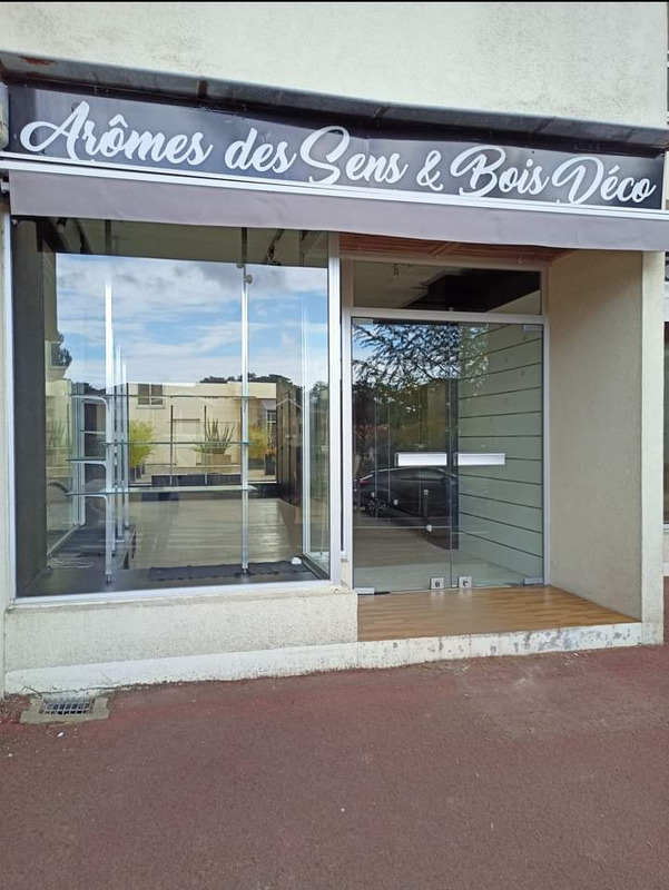 Dpt Charente Maritime (17), à vendre LES MATHES Local commercial