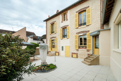 Maison 9 pièces 275 m²