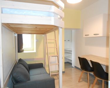 2 STUD MEUBLE 335e 13 m2 C/V-GARE R.CORNET 