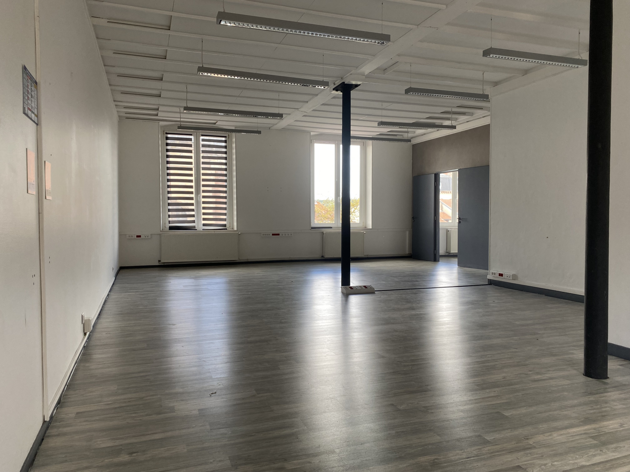 Local professionnel - Bureaux disponibles - 131m2 - Lunévill