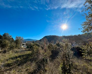 Terrain constructible 1000 m² proche Vaison-La-Romaine