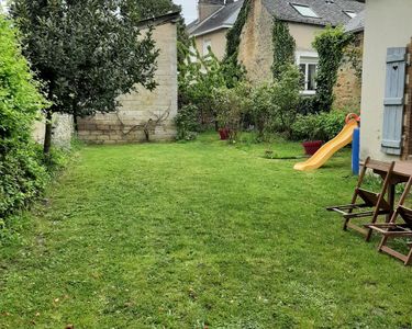 Maison de centre-ville rénovée avec jardin