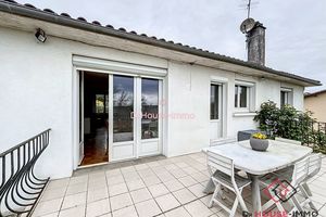 Maison à remettre au gout du jour avec vue sur Périgueux et garage