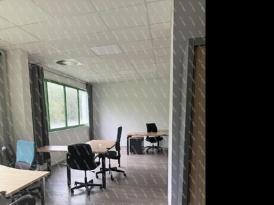 Un immeuble de bureaux a vendre 1500 m² Savigny le temple